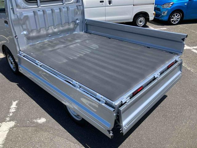 ハイゼットトラックスタンダード荷台三方開　バッテリーカバー　ＡＭ／ＦＭラジオ　ハロゲンヘッドランプ　オートライト　オートハイビーム　衝突被害軽減ブレーキ　マニュアルエアコン　アイドリングストップ　サイドレバー式パーキングブレーキ（千葉県）の中古車