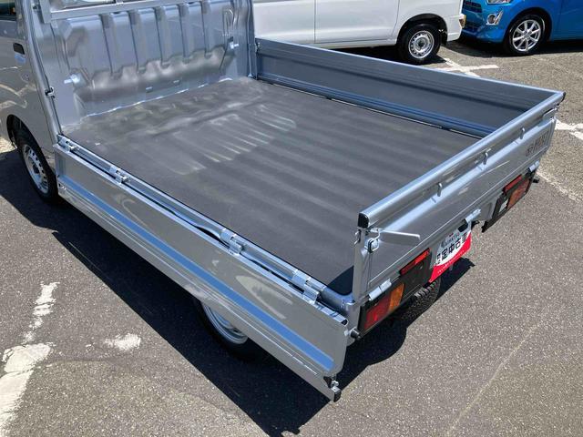 ハイゼットトラックスタンダード荷台三方開　バッテリーカバー　ＡＭ／ＦＭラジオ　ハロゲンヘッドランプ　オートライト　オートハイビーム　衝突被害軽減ブレーキ　マニュアルエアコン　アイドリングストップ　サイドレバー式パーキングブレーキ（千葉県）の中古車