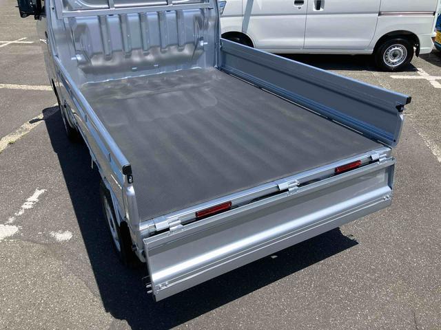 ハイゼットトラックスタンダード荷台三方開　バッテリーカバー　ＡＭ／ＦＭラジオ　ハロゲンヘッドランプ　オートライト　オートハイビーム　衝突被害軽減ブレーキ　マニュアルエアコン　アイドリングストップ　サイドレバー式パーキングブレーキ（千葉県）の中古車