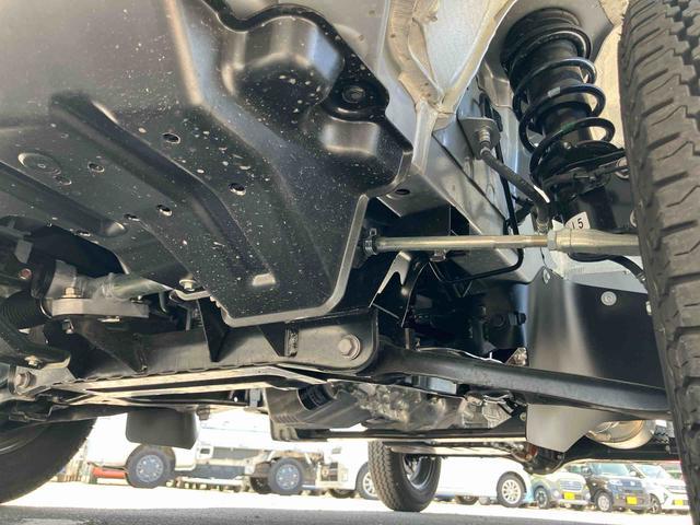 ハイゼットトラックスタンダード荷台三方開　バッテリーカバー　ＡＭ／ＦＭラジオ　ハロゲンヘッドランプ　オートライト　オートハイビーム　衝突被害軽減ブレーキ　マニュアルエアコン　アイドリングストップ　サイドレバー式パーキングブレーキ（千葉県）の中古車
