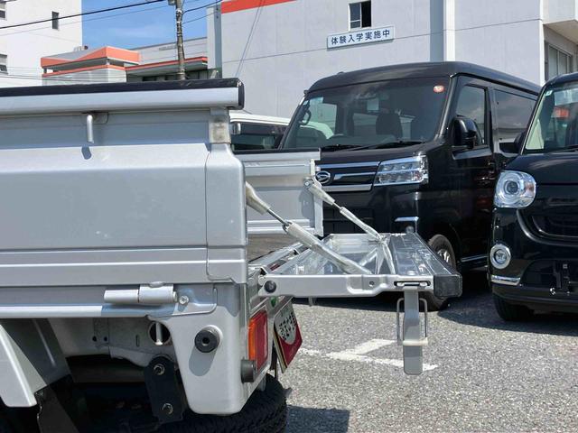 キャリイトラックKCエアコン・パワステ4WD テールゲートチェーン スピーカー一体型AM/FMラジオ エアコン パワステ デュアルエアバッグ ABS 最大積載量350kg(千葉県)の中古車