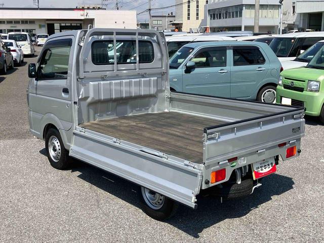 キャリイトラックKCエアコン・パワステ4WD テールゲートチェーン スピーカー一体型AM/FMラジオ エアコン パワステ デュアルエアバッグ ABS 最大積載量350kg(千葉県)の中古車
