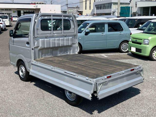キャリイトラックKCエアコン・パワステ4WD テールゲートチェーン スピーカー一体型AM/FMラジオ エアコン パワステ デュアルエアバッグ ABS 最大積載量350kg(千葉県)の中古車