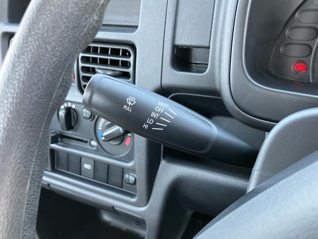 キャリイトラックKCエアコン・パワステ4WD テールゲートチェーン スピーカー一体型AM/FMラジオ エアコン パワステ デュアルエアバッグ ABS 最大積載量350kg(千葉県)の中古車