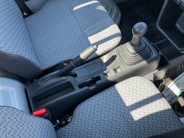 キャリイトラックKCエアコン・パワステ4WD テールゲートチェーン スピーカー一体型AM/FMラジオ エアコン パワステ デュアルエアバッグ ABS 最大積載量350kg(千葉県)の中古車