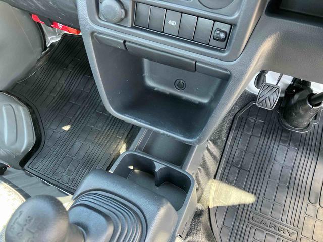 キャリイトラックKCエアコン・パワステ4WD テールゲートチェーン スピーカー一体型AM/FMラジオ エアコン パワステ デュアルエアバッグ ABS 最大積載量350kg(千葉県)の中古車