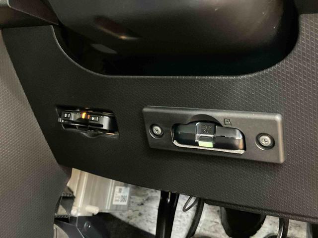 タントＸバックカメラ連動フルセグナビ　ＵＳＢ接続　ブルートゥース対応　フロント．リヤドライブレコーダー連動　ビルトインＥＴＣ　前席シートヒーター　運転席ロングスライドシート　前後コーナーセンサー（千葉県）の中古車