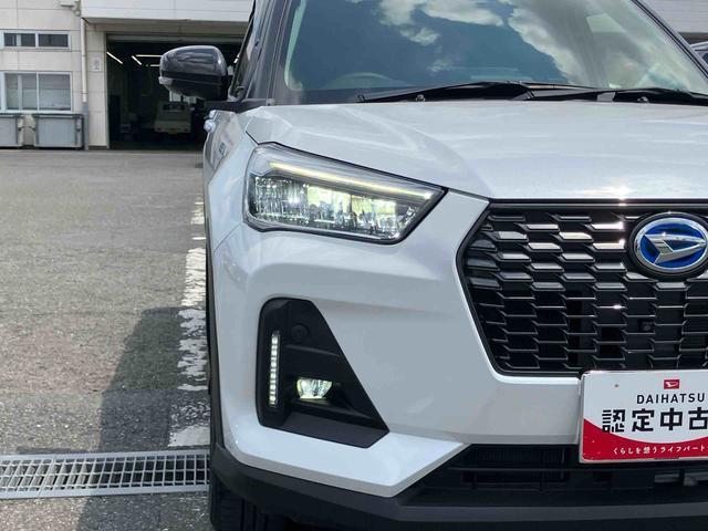 ロッキープレミアムＧ　ＨＥＶＨＥＶ　９型ナビ／ＴＶ／ＤＶＤ／ＢＴ／ＵＳＢ　全周囲カメラ　前後ドラレコ　ＥＴＣ　１００Ｖ電源　全車速追従クルコン　ＬＥＤヘッドランプ　ＢＳＭ　リヤフォグ　前後コーナーセンサー　シートヒーター　アルミ（千葉県）の中古車