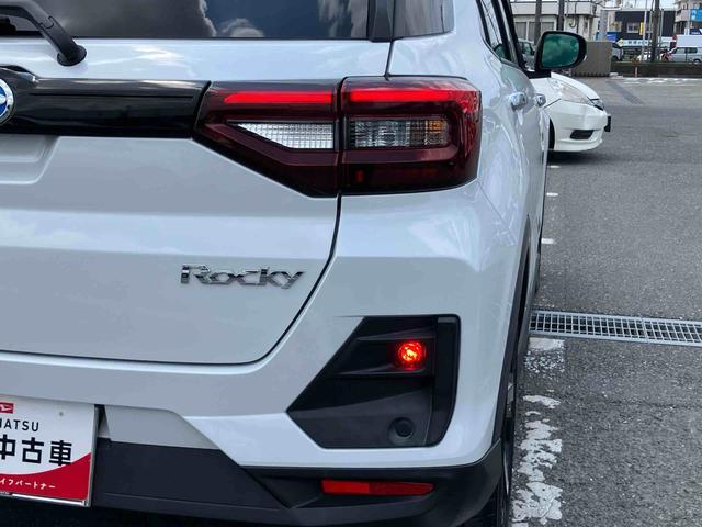 ロッキープレミアムＧ　ＨＥＶＨＥＶ　９型ナビ／ＴＶ／ＤＶＤ／ＢＴ／ＵＳＢ　全周囲カメラ　前後ドラレコ　ＥＴＣ　１００Ｖ電源　全車速追従クルコン　ＬＥＤヘッドランプ　ＢＳＭ　リヤフォグ　前後コーナーセンサー　シートヒーター　アルミ（千葉県）の中古車