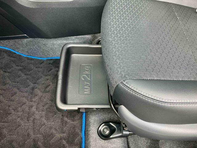 ロッキープレミアムＧ　ＨＥＶＨＥＶ　９型ナビ／ＴＶ／ＤＶＤ／ＢＴ／ＵＳＢ　全周囲カメラ　前後ドラレコ　ＥＴＣ　１００Ｖ電源　全車速追従クルコン　ＬＥＤヘッドランプ　ＢＳＭ　リヤフォグ　前後コーナーセンサー　シートヒーター　アルミ（千葉県）の中古車