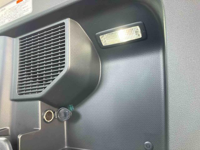 トールカスタムＧ９型ナビ／ＢＴ／ＴＶ／ＤＩＳＣ／全周囲カメラ　後席モニター　前後ドラレコ　ＥＴＣ　シートヒーター　シートバックテーブル　両側パワスラ　ＬＥＤヘッド／フォグ　１４インチアルミ　クルコン　スマートキー（千葉県）の中古車