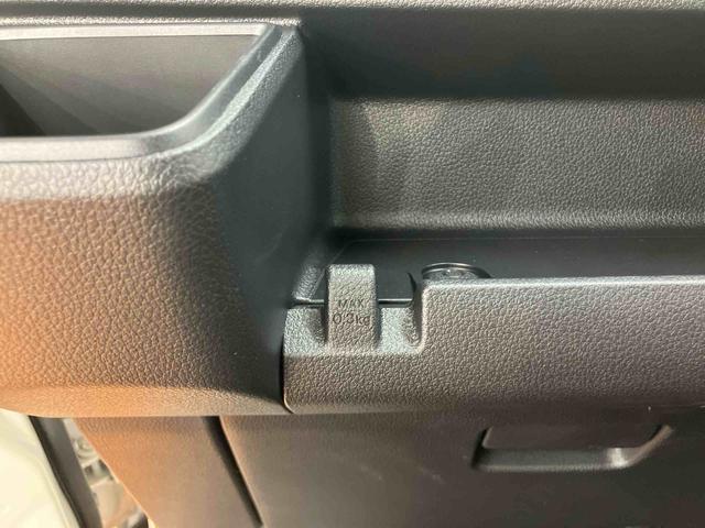ハイゼットカーゴデラックス衝突被害軽減ブレーキ コーナーセンサー オートライト プライバシーガラス フロントパワーウィンドウ オーバーヘッドシェルフ スピーカー一体型AM・FMラジオ キーレスエントリー アイドリングストップ(千葉県)の中古車