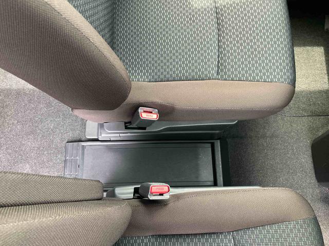 トールＧナビ／ＴＶ／ＤＶＤ／ＢＴ／ＵＳＢ　バックカメラ　ＬＥＤヘッドライト　オートライト　ＡＨＢ　衝突被害軽減ブレーキ　コーナーセンサー　足踏み式駐車ブレーキ　キーフリーシステム　盗難防止アラーム　ステリモ（千葉県）の中古車