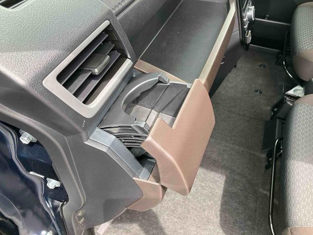 トールＧナビ／ＴＶ／ＤＶＤ／ＢＴ／ＵＳＢ　バックカメラ　ＬＥＤヘッドライト　オートライト　ＡＨＢ　衝突被害軽減ブレーキ　コーナーセンサー　足踏み式駐車ブレーキ　キーフリーシステム　盗難防止アラーム　ステリモ（千葉県）の中古車