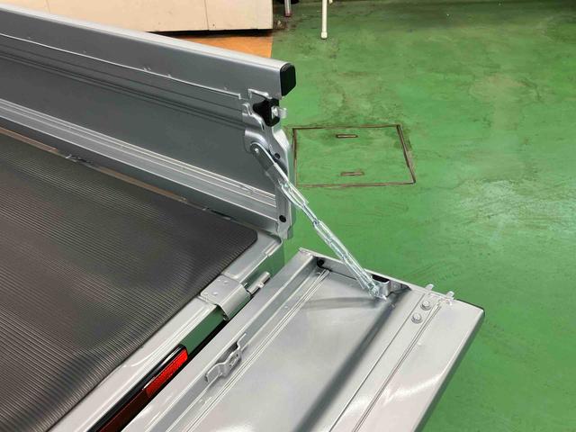 ハイゼットトラックエクストラスマアシ ダイハツ予防安全機能 前後コーナーセンサー マニュアルレベリング機能付ハロゲンヘッドライト プッシュエンジンスタート キーフリーシステム スーパーデフロック 大型LED作業灯(千葉県)の中古車