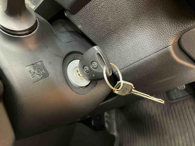 ハイゼットカーゴデラックススマアシ ダイハツ予防安全機能 オーバーヘッドシェルフ スピーカー一体型ラジオチューナー キーレスエントリー オートライト オートハイビーム マニュアルレベリング機能付ハロゲンヘッドライト(千葉県)の中古車