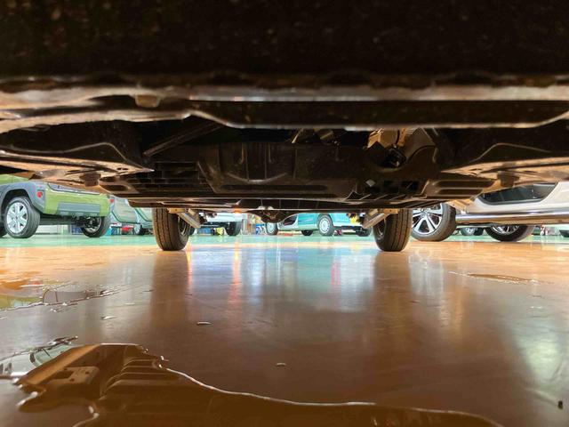 ハイゼットカーゴデラックススマアシ ダイハツ予防安全機能 オーバーヘッドシェルフ スピーカー一体型ラジオチューナー キーレスエントリー オートライト オートハイビーム マニュアルレベリング機能付ハロゲンヘッドライト(千葉県)の中古車