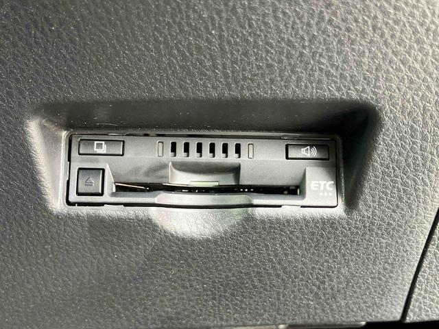 Ｃ−ＨＲＧ　ＬＥＤエディション１１型ナビ／ＴＶ／ＤＶＤ／ＢＴ　バックカメラ　ＥＴＣ　ドラレコ　全車速追従クルコン　ＬＥＤヘッドランプ　オートライト　コーナーセンサー　シートヒーター　ＢＳＭ　革巻ステア　アルミホイール　スマートキー（千葉県）の中古車