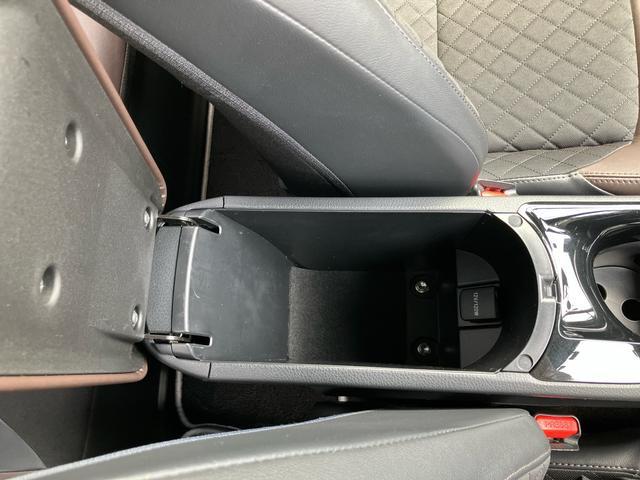 Ｃ−ＨＲＧ　ＬＥＤエディション１１型ナビ／ＴＶ／ＤＶＤ／ＢＴ　バックカメラ　ＥＴＣ　ドラレコ　全車速追従クルコン　ＬＥＤヘッドランプ　オートライト　コーナーセンサー　シートヒーター　ＢＳＭ　革巻ステア　アルミホイール　スマートキー（千葉県）の中古車