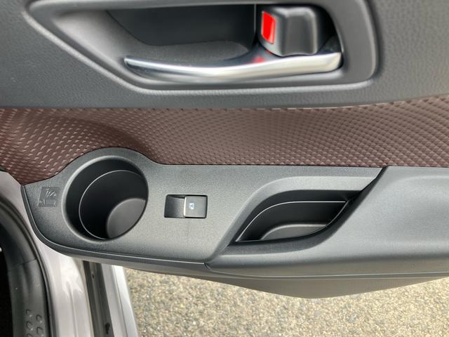 Ｃ−ＨＲＧ　ＬＥＤエディション１１型ナビ／ＴＶ／ＤＶＤ／ＢＴ　バックカメラ　ＥＴＣ　ドラレコ　全車速追従クルコン　ＬＥＤヘッドランプ　オートライト　コーナーセンサー　シートヒーター　ＢＳＭ　革巻ステア　アルミホイール　スマートキー（千葉県）の中古車