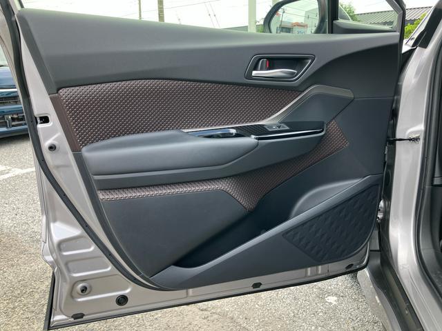 Ｃ−ＨＲＧ　ＬＥＤエディション１１型ナビ／ＴＶ／ＤＶＤ／ＢＴ　バックカメラ　ＥＴＣ　ドラレコ　全車速追従クルコン　ＬＥＤヘッドランプ　オートライト　コーナーセンサー　シートヒーター　ＢＳＭ　革巻ステア　アルミホイール　スマートキー（千葉県）の中古車