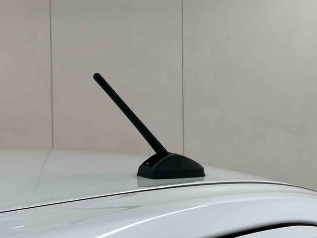 ムーヴキャンバスストライプスＧスマアシ　ダイハツ予防安全機能　置きラクボックス　ホットカップホルダー　オートブレーキホールド付き電動パーキング　前席シートヒータ　オートライト　オートハイビーム　バニティーミラー付き左右サンバイザー（千葉県）の中古車