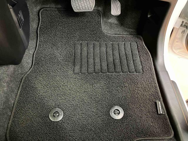 ムーヴキャンバスストライプスＧスマアシ　ダイハツ予防安全機能　置きラクボックス　ホットカップホルダー　オートブレーキホールド付き電動パーキング　前席シートヒータ　オートライト　オートハイビーム　バニティーミラー付き左右サンバイザー（千葉県）の中古車