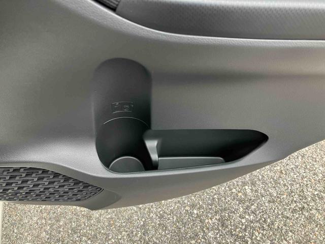 ムーヴＸ　ＳＡIIIＣＤチューナー　黒内装　１４インチアルミホイール　プッシュボタンスターター　運転席シートヒーター／リフター　オートエアコン　オート格納ドアミラー　横滑り防止装置　衝突被害軽減ブレーキ（千葉県）の中古車