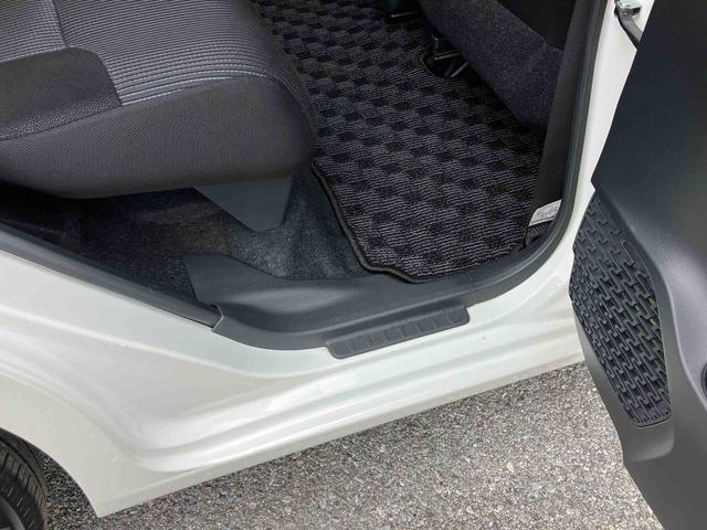 ムーヴＸ　ＳＡIIIＣＤチューナー　黒内装　１４インチアルミホイール　プッシュボタンスターター　運転席シートヒーター／リフター　オートエアコン　オート格納ドアミラー　横滑り防止装置　衝突被害軽減ブレーキ（千葉県）の中古車