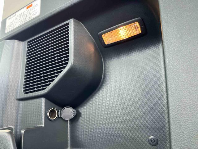 タンクカスタムＧ−Ｔナビ／ＢＴ／ＴＶ／ＤＩＳＣ／バックカメラ　ＥＴＣ　前後エアロ　両側パワスラ　１５インチアルミ　ＬＥＤヘッド／フォグ　スマートキー　シートヒーター　シートバックテーブル　クルコン　衝突被害軽減ブレーキ（千葉県）の中古車