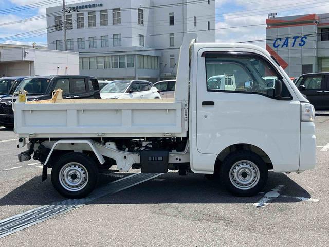 ハイゼットトラック多目的ダンプ（電動）プロテクタータイプ４ＷＤ　５速マニュアル　荷台三方開　リヤ４枚リーフ　バッテリーカバー　リヤデフロック　マニュアルエアコン　パワステ　ハロゲンヘッドランプ　大型ヘッドレスト　サイドレバー式駐車ブレーキ　アシストグリップ（千葉県）の中古車