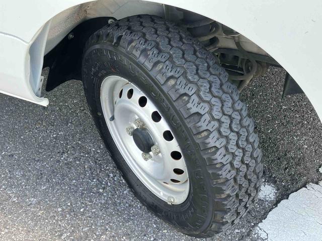 ハイゼットトラック多目的ダンプ（電動）プロテクタータイプ４ＷＤ　５速マニュアル　荷台三方開　リヤ４枚リーフ　バッテリーカバー　リヤデフロック　マニュアルエアコン　パワステ　ハロゲンヘッドランプ　大型ヘッドレスト　サイドレバー式駐車ブレーキ　アシストグリップ（千葉県）の中古車