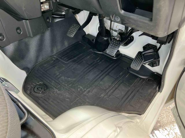ハイゼットトラック多目的ダンプ（電動）プロテクタータイプ４ＷＤ　５速マニュアル　荷台三方開　リヤ４枚リーフ　バッテリーカバー　リヤデフロック　マニュアルエアコン　パワステ　ハロゲンヘッドランプ　大型ヘッドレスト　サイドレバー式駐車ブレーキ　アシストグリップ（千葉県）の中古車