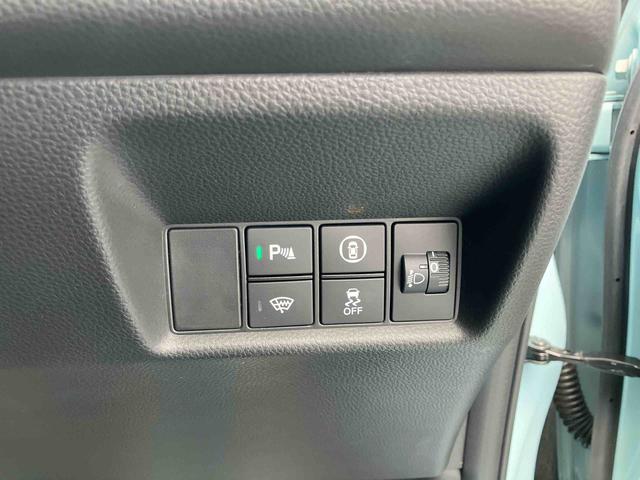 フィットクロスターナビ／ＴＶ／ＤＶＤ／ＢＴ　バックカメラ　ＥＴＣ　ＬＥＤヘッドライト　オートライト　オートクルーズ　　サイドレバー式駐車ブレーキ　　ステアリングスイッチ（千葉県）の中古車