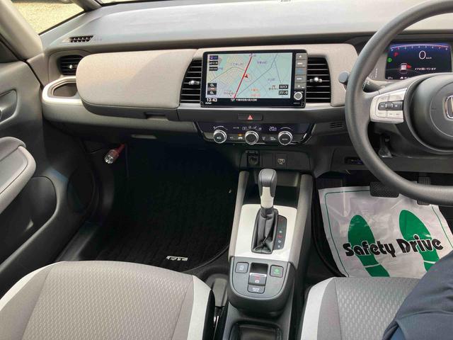 フィットクロスターナビ／ＴＶ／ＤＶＤ／ＢＴ　バックカメラ　ＥＴＣ　ＬＥＤヘッドライト　オートライト　オートクルーズ　　サイドレバー式駐車ブレーキ　　ステアリングスイッチ（千葉県）の中古車