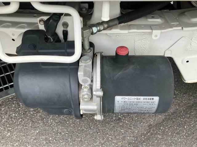 ハイゼットトラックローダンプ４ＷＤ　オートマ　４枚リーフ　荷台三方開　荷台作業灯　大型ヘッドレスト　ハロゲンヘッドライト　マニュアルエアコン　パワーステアリング　サイドレバー式駐車ブレーキ　スピーカー一体型ＡＭ／ＦＭラジオ（千葉県）の中古車