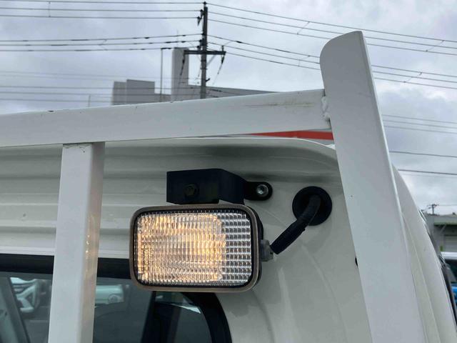 ハイゼットトラックローダンプ４ＷＤ　オートマ　４枚リーフ　荷台三方開　荷台作業灯　大型ヘッドレスト　ハロゲンヘッドライト　マニュアルエアコン　パワーステアリング　サイドレバー式駐車ブレーキ　スピーカー一体型ＡＭ／ＦＭラジオ（千葉県）の中古車