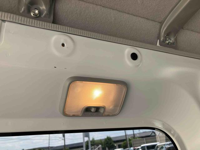 ハイゼットカーゴデラックス4WD ETC 衝突回避支援ブレーキ 横滑り防止装置 空転防止装置 ABS リヤヒーター オートライト コーナーセンサー オーバーヘッドシェルフ プライバシーガラス キーレスエントリー 集中ドアロック(千葉県)の中古車