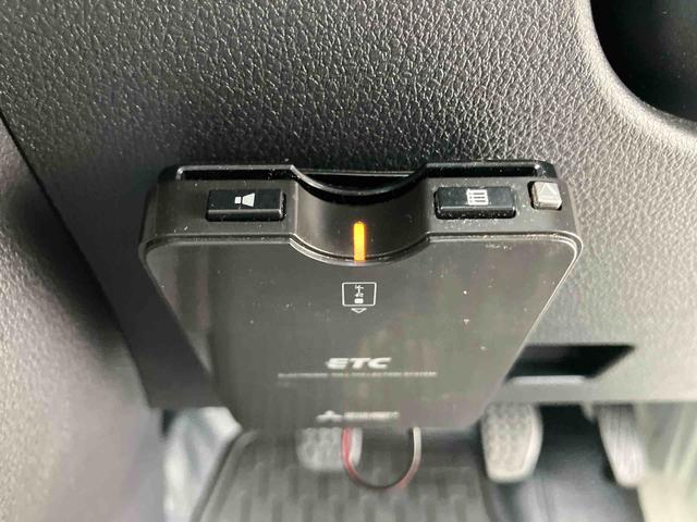 ハイゼットカーゴデラックス4WD ETC 衝突回避支援ブレーキ 横滑り防止装置 空転防止装置 ABS リヤヒーター オートライト コーナーセンサー オーバーヘッドシェルフ プライバシーガラス キーレスエントリー 集中ドアロック(千葉県)の中古車