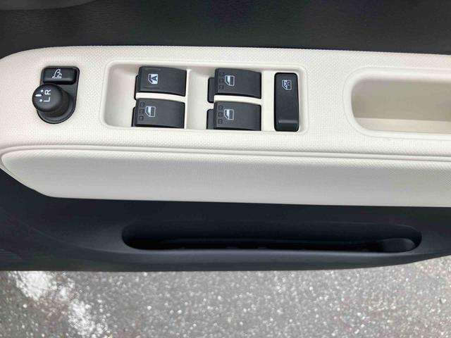ミラココアココアプラスＸスペシャルコーデスマートセレクションＳＮナビ／ワンセグ／ＤＶＤ／ＢＴ／ＵＳＢ　バックカメラ　ＥＴＣ　アイドリングストップ　トップシェイドガラス　ルーフレール　キーフリー　盗難防止警報　シートリフター　革巻きステア　チルトステア　スペアタイヤ（千葉県）の中古車