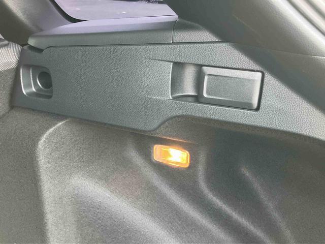 カローラツーリングハイブリッド　Ｓハイブリッド　ナビ／ＴＶ／ＢＴ／ＵＳＢ　バックカメラ　ＥＴＣ　ドラレコ　全車速追従クルコン　ＢＳＭ　ＬＥＤヘッドライト　ＡＨＢ　コーナーセンサー　シートヒーター　ハンドルヒーター　衝突軽減装置　アルミ（千葉県）の中古車
