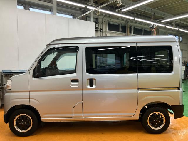 ハイゼットカーゴデラックススマアシ ダイハツ予防安全機能 3モード選択式電子制御4WD オーバーヘッドシェルフ キーレスエントリー リヤヒーター 前後コーナーセンサー マニュアルレベリング機能付ハロゲンヘッドライト(千葉県)の中古車