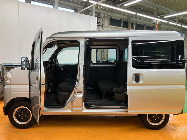 ハイゼットカーゴデラックススマアシ ダイハツ予防安全機能 3モード選択式電子制御4WD オーバーヘッドシェルフ キーレスエントリー リヤヒーター 前後コーナーセンサー マニュアルレベリング機能付ハロゲンヘッドライト(千葉県)の中古車