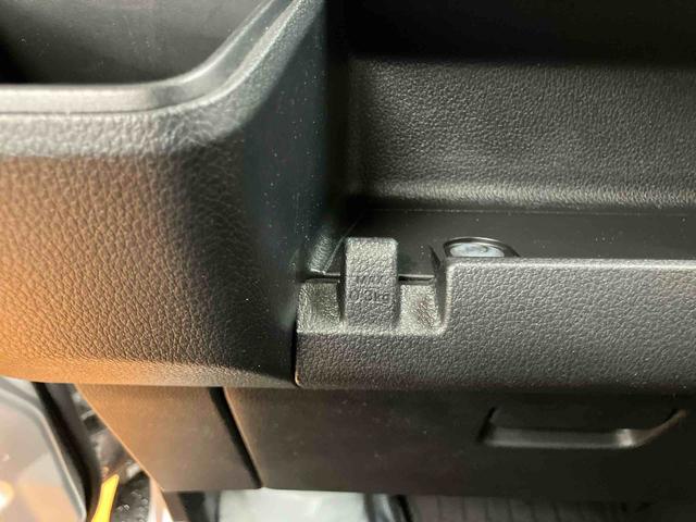 ハイゼットカーゴデラックススマアシ ダイハツ予防安全機能 3モード選択式電子制御4WD オーバーヘッドシェルフ キーレスエントリー リヤヒーター 前後コーナーセンサー マニュアルレベリング機能付ハロゲンヘッドライト(千葉県)の中古車