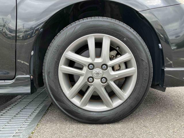 カローラフィールダー1.5G エアロツアラー・ダブルバイビーCDチューナー ETC HIDヘッドライト ハロゲンフォグランプ 15インチアルミ エアロ 革巻ステアリング 専用シート表皮 スマートキー オートエアコン サイド/カーテンエアバッグ 横滑り防止装置(千葉県)の中古車