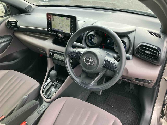 ヤリスＧ８型ナビ／地デジ／ＢＴ／ＤＶＤ／ＵＳＢ　全周囲カメラ　前後ドラレコ　ＥＴＣ　コーナーセンサー　オートライト　オートハイビーム　衝突軽減装置　スマートキー　ボタンスタート　イモビライザー　オートエアコン（千葉県）の中古車