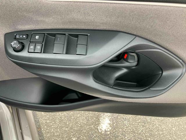 ヤリスＧ８型ナビ／地デジ／ＢＴ／ＤＶＤ／ＵＳＢ　全周囲カメラ　前後ドラレコ　ＥＴＣ　コーナーセンサー　オートライト　オートハイビーム　衝突軽減装置　スマートキー　ボタンスタート　イモビライザー　オートエアコン（千葉県）の中古車