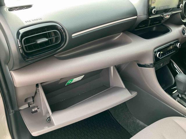 ヤリスＧ８型ナビ／地デジ／ＢＴ／ＤＶＤ／ＵＳＢ　全周囲カメラ　前後ドラレコ　ＥＴＣ　コーナーセンサー　オートライト　オートハイビーム　衝突軽減装置　スマートキー　ボタンスタート　イモビライザー　オートエアコン（千葉県）の中古車