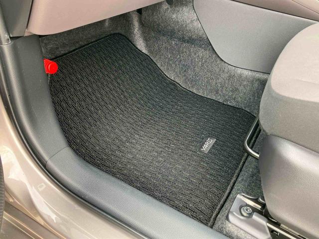 ヤリスＧ８型ナビ／地デジ／ＢＴ／ＤＶＤ／ＵＳＢ　全周囲カメラ　前後ドラレコ　ＥＴＣ　コーナーセンサー　オートライト　オートハイビーム　衝突軽減装置　スマートキー　ボタンスタート　イモビライザー　オートエアコン（千葉県）の中古車