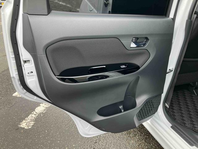 ムーヴカスタム　ＲＳ　ハイパーリミテッドＳＡIIIターボ　８型ナビ／ＴＶ／ＢＴ／ＵＳＢ／ＤＶＤ　全周囲カメラ　ＥＴＣ　ＬＥＤヘッドライト　オートライト　オートハイビーム　トップシェイドガラス　革巻ステア　ステリモ　キーフリー　盗難防止警報　アルミ（千葉県）の中古車